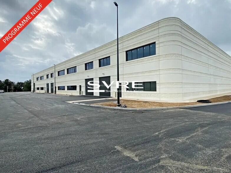 Flex in La Ciotat for lease - Building Photo - Image 1 of 17