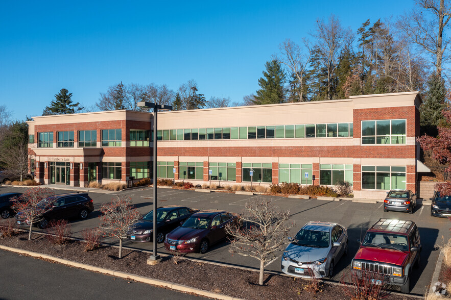 12 Turnberry Ln, Newtown, CT for lease - Building Photo - Image 2 of 9