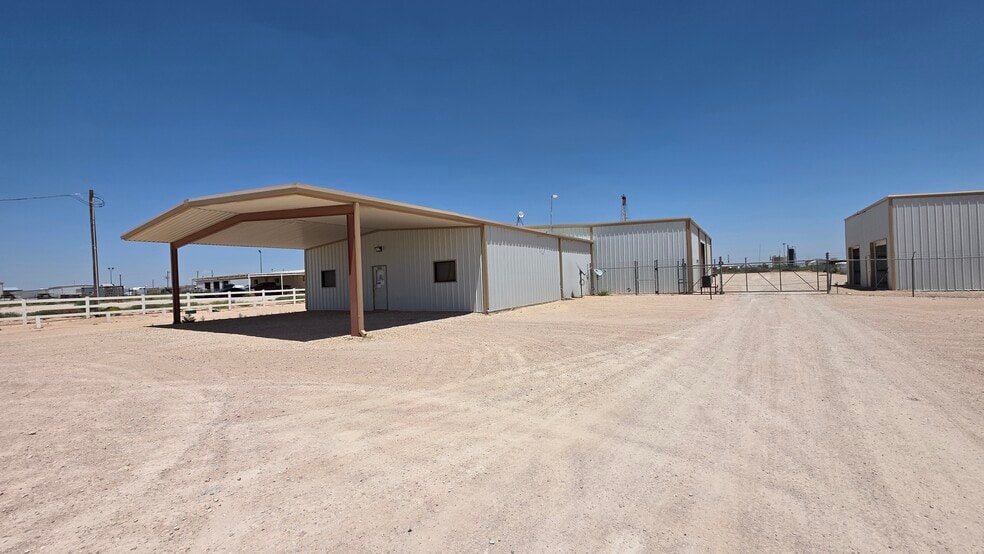 5904 N County Road 1150, Midland, TX for lease - Primary Photo - Image 1 of 32