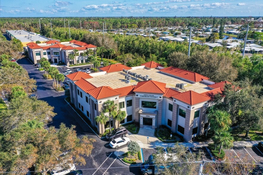 1016 Collier Center Way, Naples, FL for lease - Building Photo - Image 1 of 7