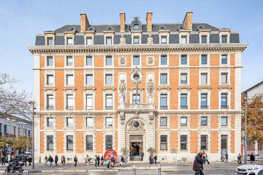 Place De La Joliette, Marseille for lease - Primary Photo - Image 1 of 2