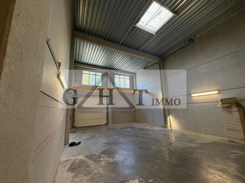 Industrial in Bailly-Romainvilliers for sale - Interior Photo - Image 3 of 8