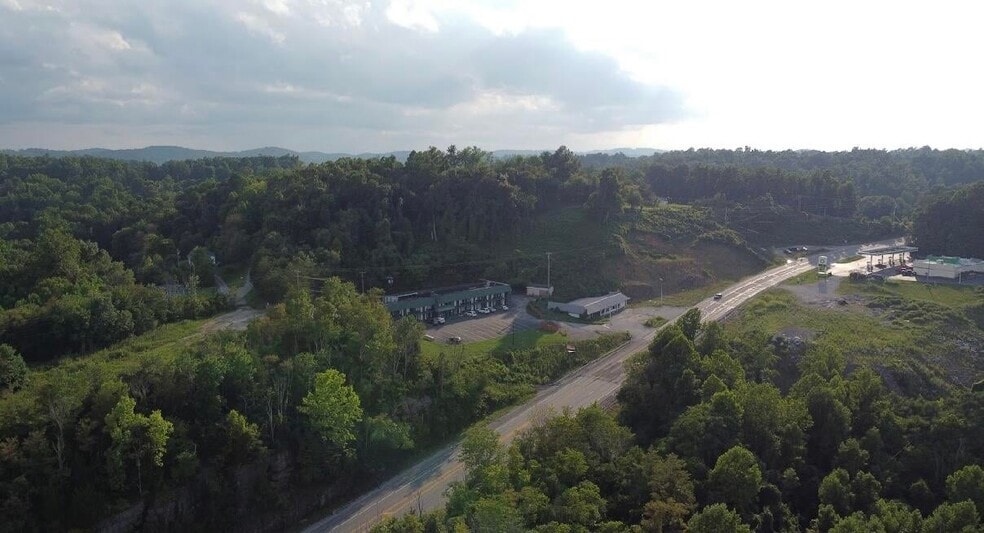 1798 S Wilderness Rd, Mount Vernon, KY for sale - Building Photo - Image 1 of 7