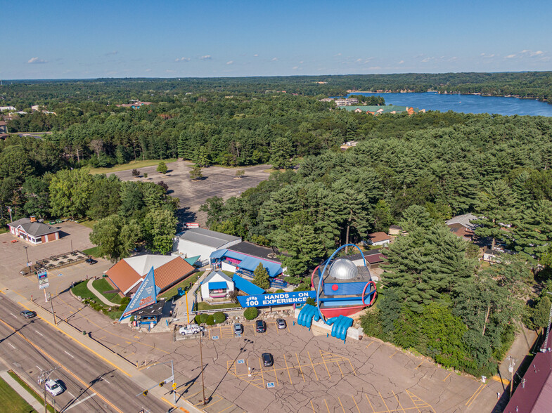 560 Wisconsin Dells Pky, Wisconsin Dells, WI for sale - Primary Photo - Image 1 of 20