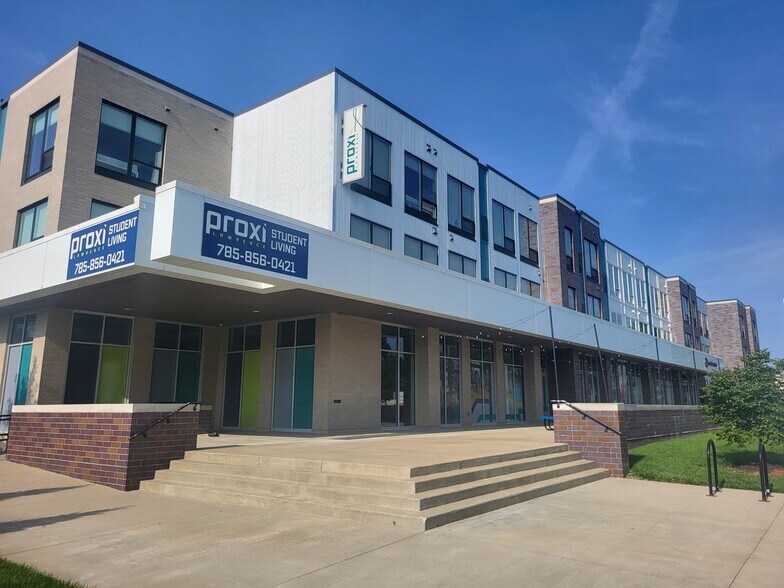 1401 W 23rd St, Lawrence, KS for lease - Building Photo - Image 1 of 4