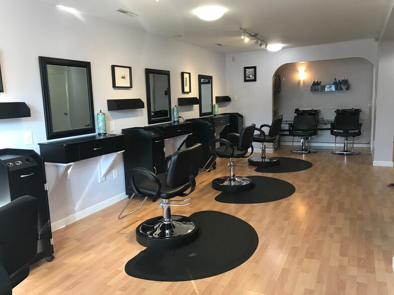 15 Pray St, Amherst, MA for lease - Interior Photo - Image 2 of 7