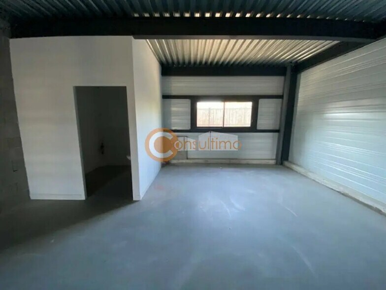 Flex in GUJAN-MESTRAS for lease - Interior Photo - Image 3 of 7