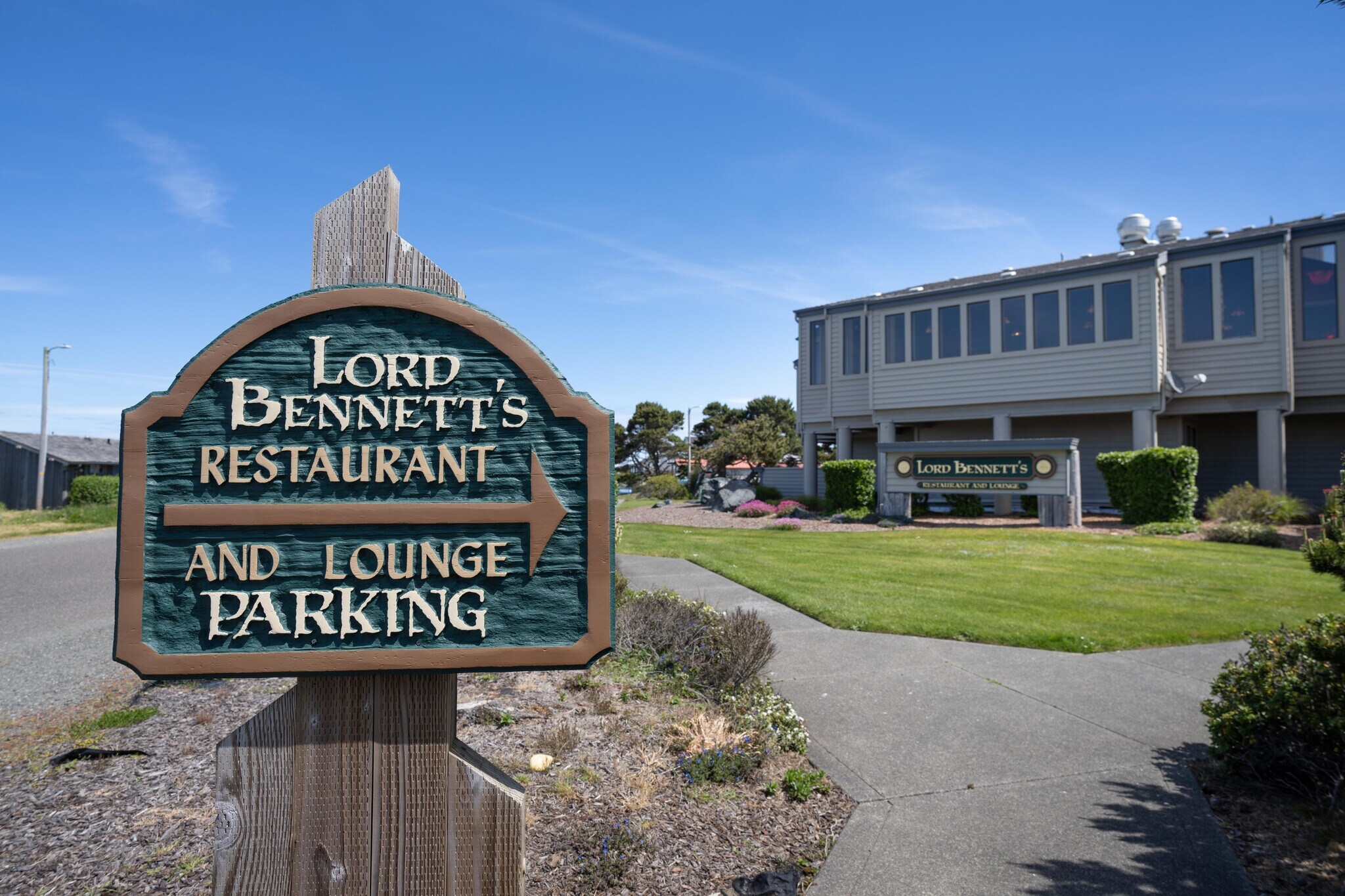 1695 Beach Loop Drive, Bandon, OR 97411 Lord Restaurant