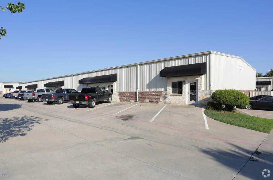 400 Industrial Blvd, Mansfield, TX for sale - Primary Photo - Image 1 of 1