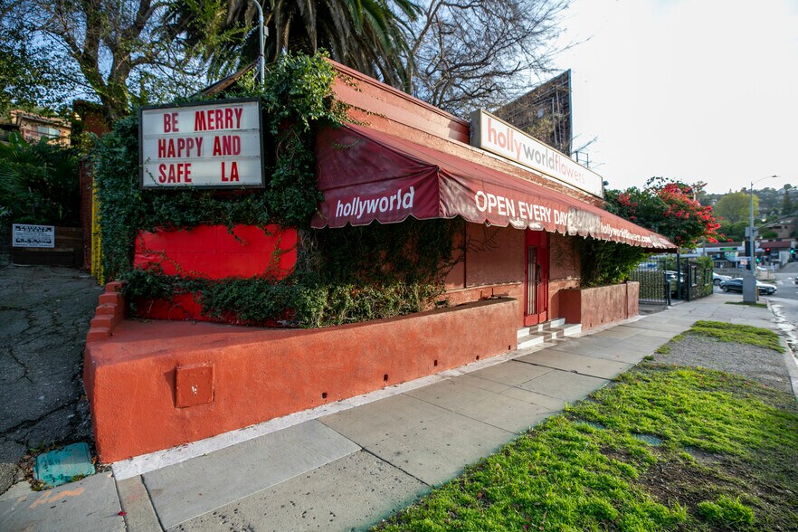 3226 Barham Blvd, Los Angeles, CA 90068