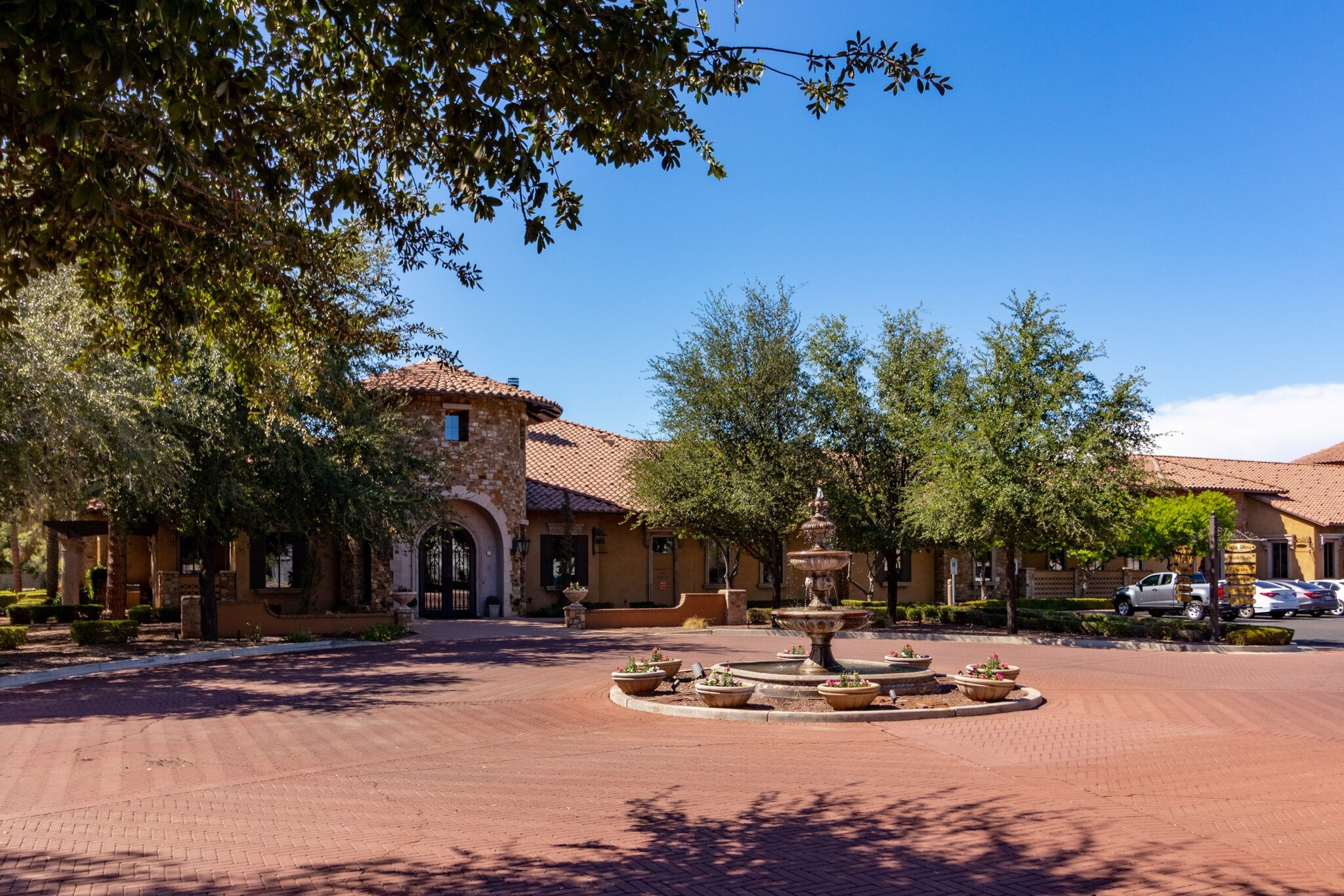 890 W Elliot Rd, Gilbert, AZ for lease Building Photo- Image 1 of 7