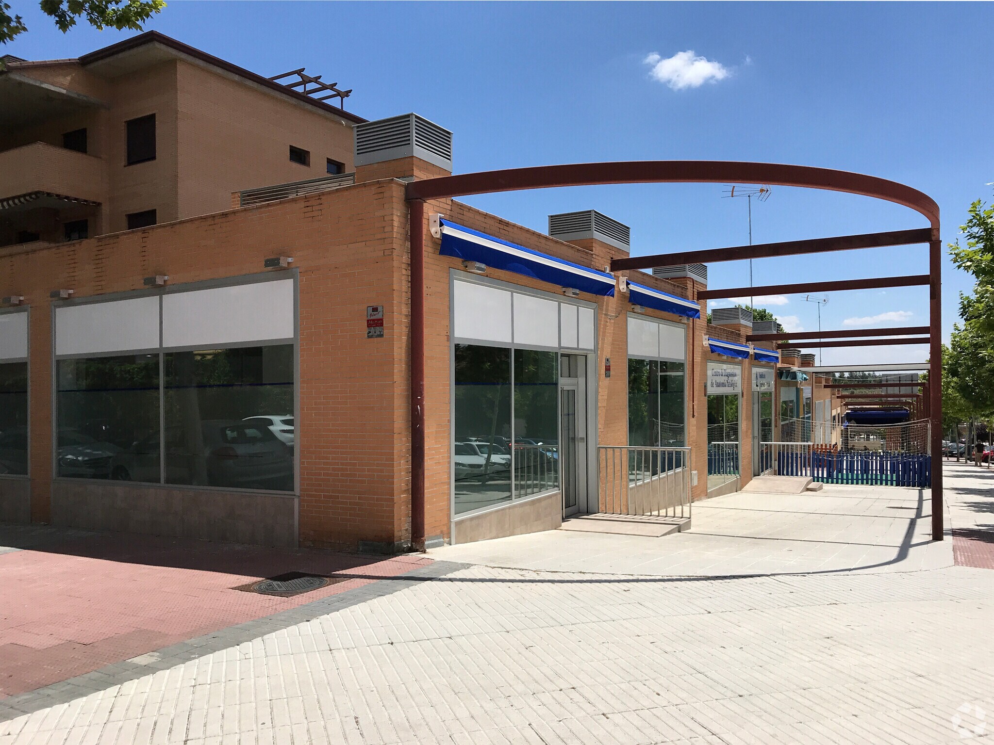 Retail in Boadilla del Monte, Madrid for lease Building Photo- Image 1 of 2