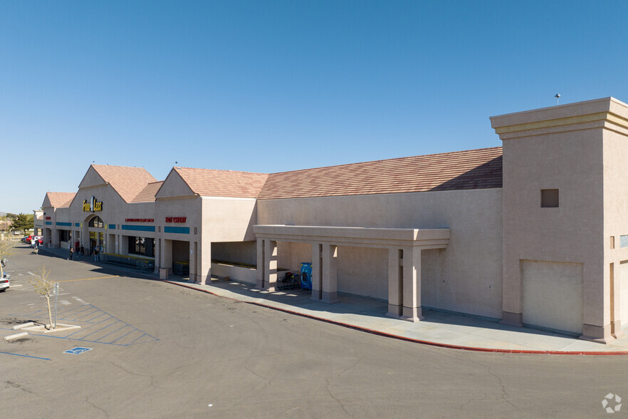 20801 Bear Valley Rd, Apple Valley, CA for lease - Building Photo - Image 2 of 7