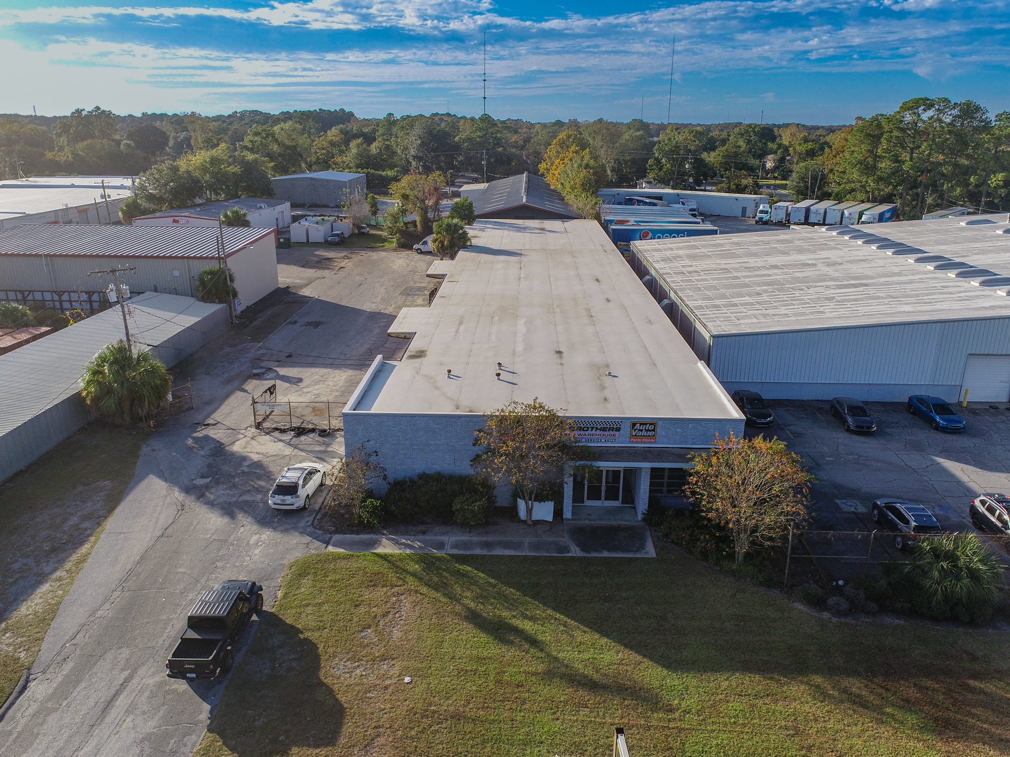 4111 Montgomery St, Savannah, GA for lease Building Photo- Image 1 of 12