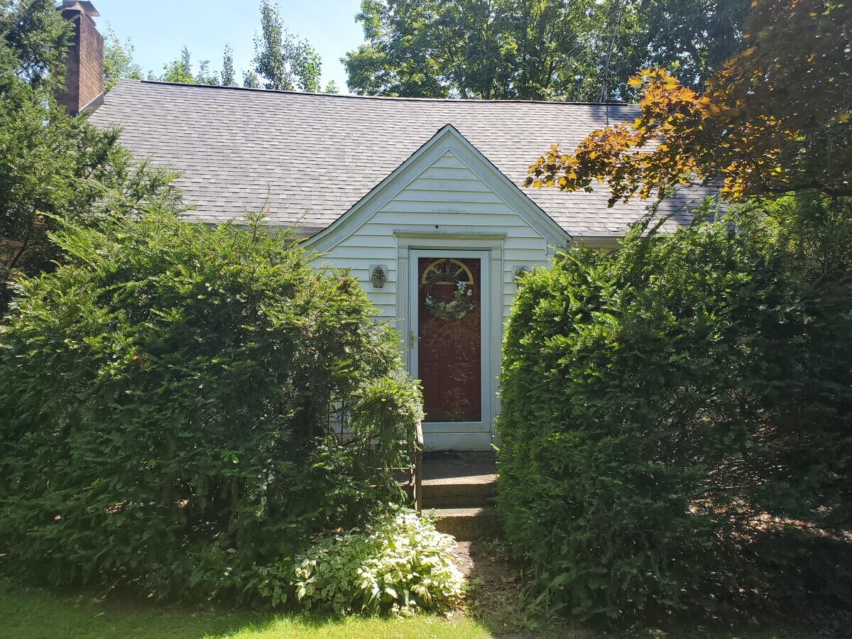 2629 Zimmerly Rd, Erie, PA 16506