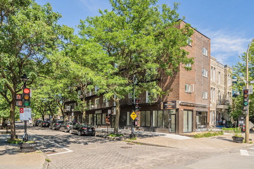 3775 Rue Saint-Hubert, Montréal, QC for sale - Building Photo - Image 1 of 1