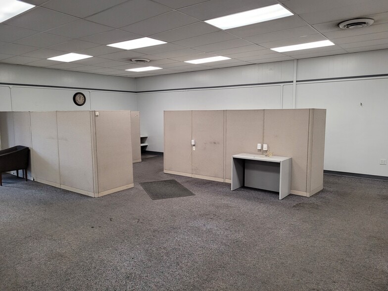 1900 W Muhammad Ali Blvd, Louisville, KY for lease - Building Photo - Image 3 of 14