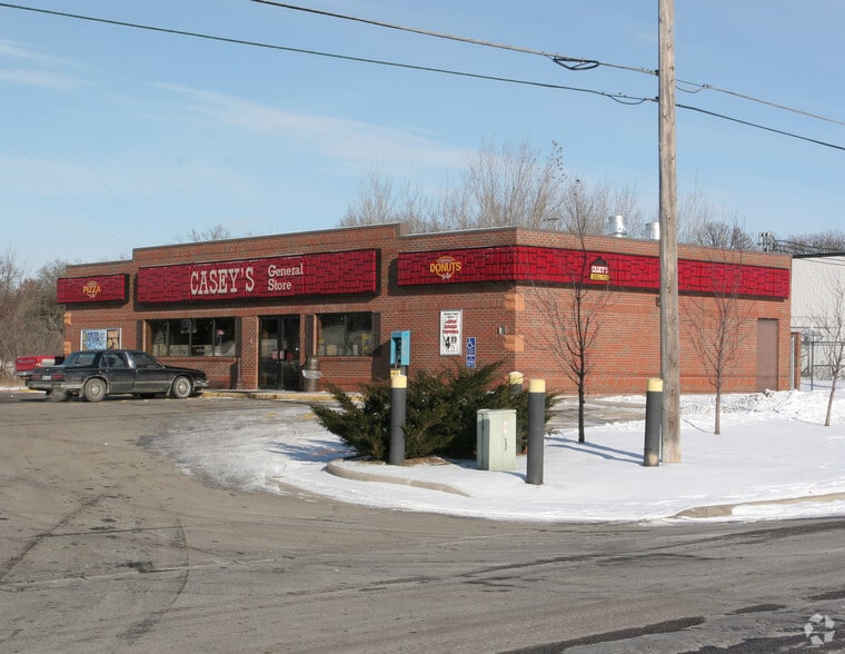 656 Lincoln Ave SE, Saint Cloud, MN for sale - Building Photo - Image 2 of 9