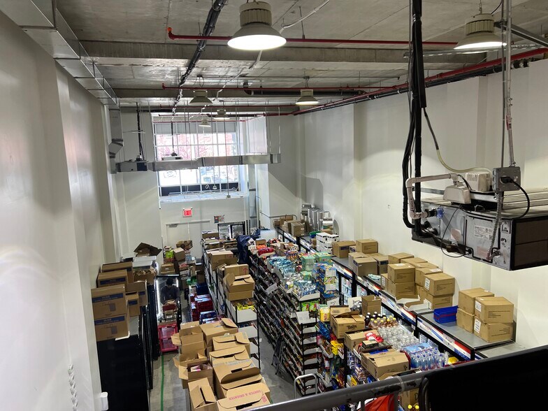 82 Suydam St, Brooklyn, NY for sale - Interior Photo - Image 2 of 13