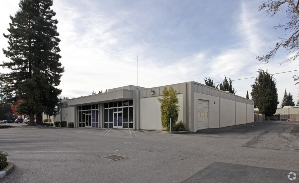 980 Linda Vista Ave, Mountain View, CA for lease - Building Photo - Image 1 of 2
