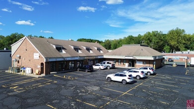 252-260 Hartford Ave, Newington, CT for lease Interior Photo- Image 2 of 8