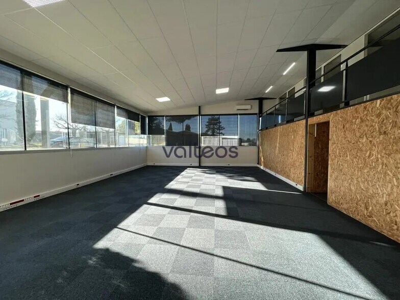 Office in Mondouzil for sale - Interior Photo - Image 2 of 11