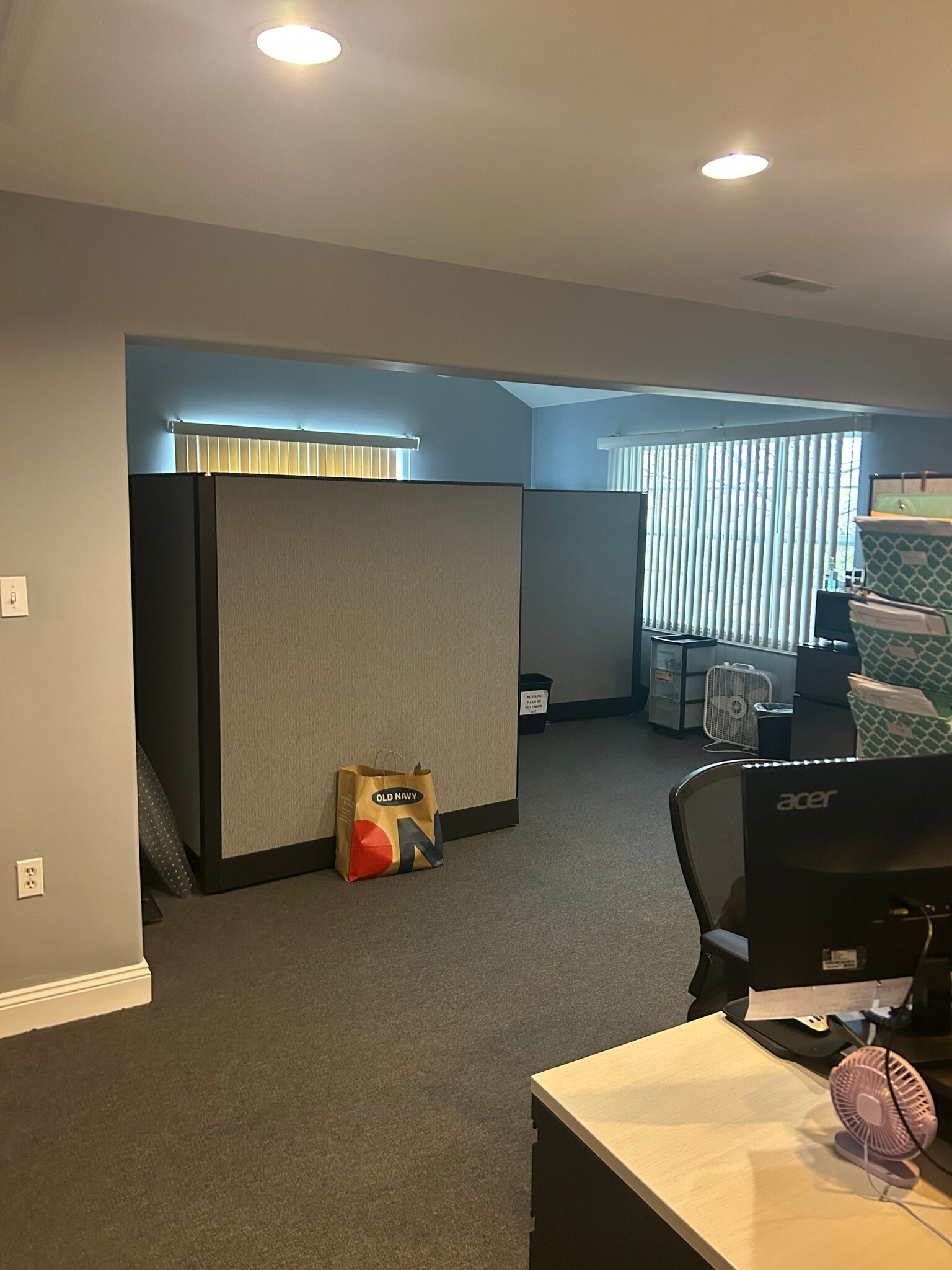 405-413 Larch Cir, Wilmington, DE for lease Interior Photo- Image 1 of 9