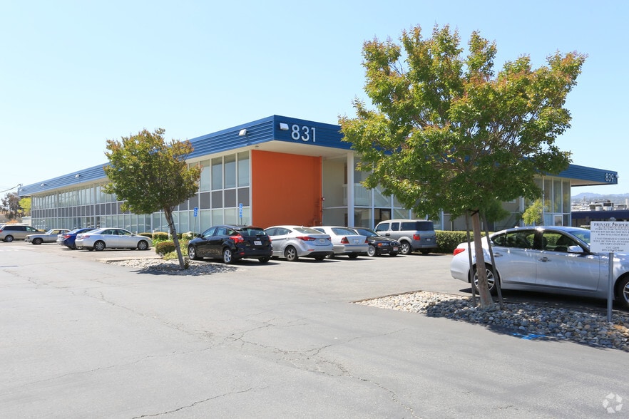 831-839 Mitten Rd, Burlingame, CA for lease - Building Photo - Image 3 of 9