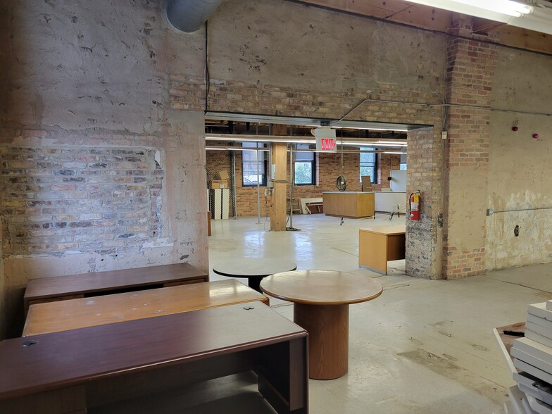 1550 S Indiana Ave, Chicago, IL for lease - Interior Photo - Image 2 of 55