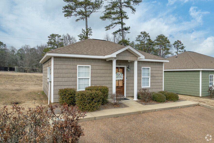 360-372 Acadia Loop, Oxford, MS for sale - Building Photo - Image 3 of 23