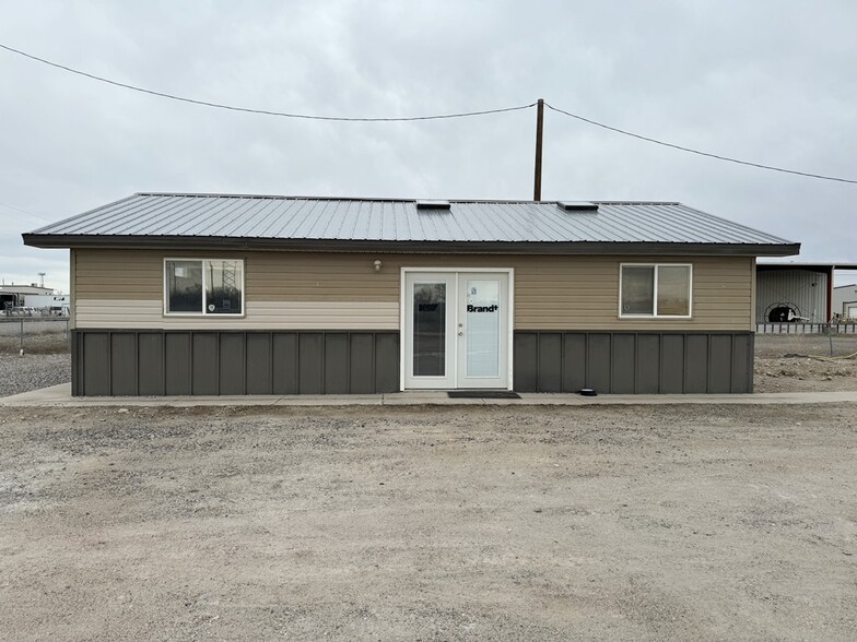 850 Smith Rd, Riverton, WY for sale - Building Photo - Image 2 of 11