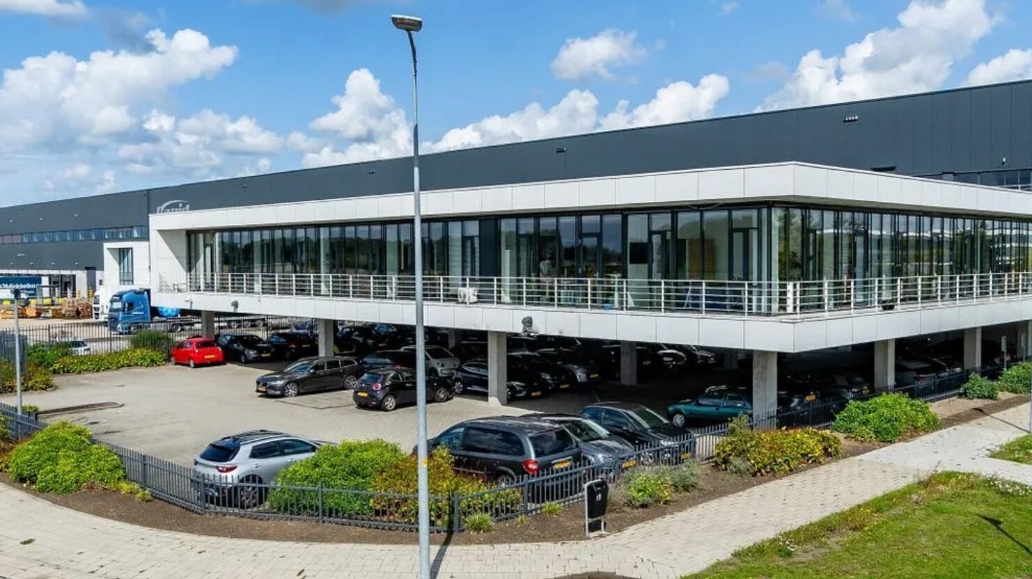  for lease Primary Photo- Image 1 of 2