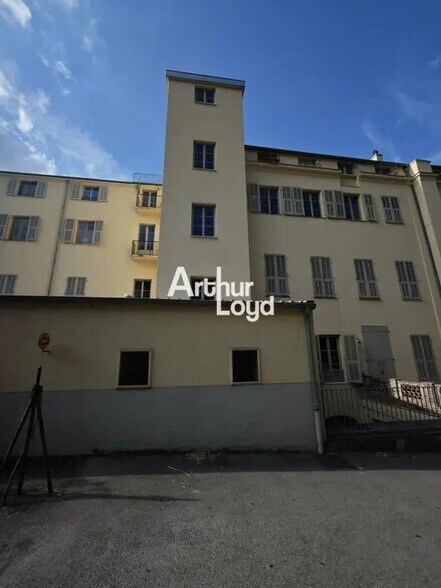 Office in Nice for lease - Building Photo - Image 3 of 14