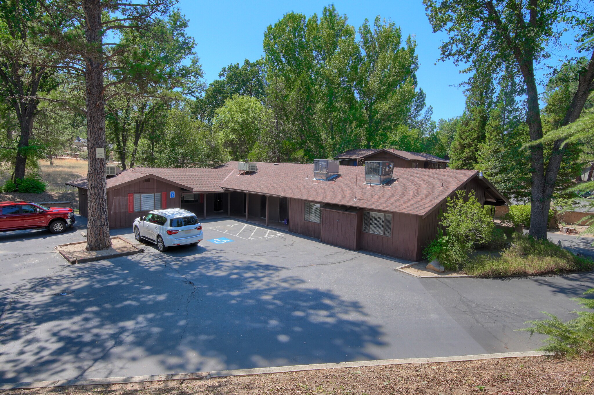 49444 Road 426, Oakhurst, CA 93644 Office for Sale