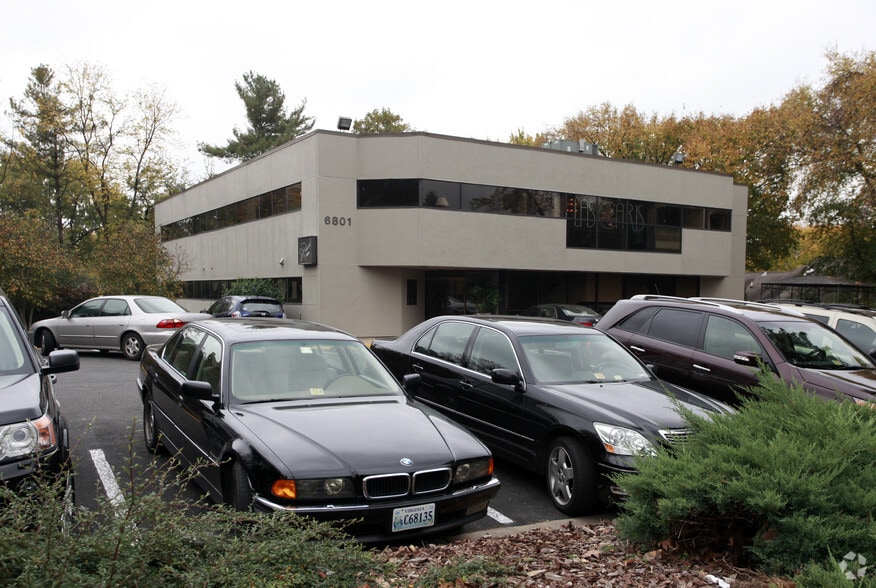 6801 Whittier Ave, McLean, VA for sale - Primary Photo - Image 1 of 1