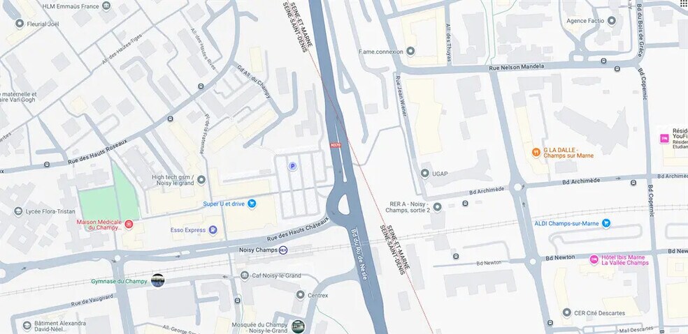 Retail in Champs-sur-Marne for lease - Building Photo - Image 2 of 3