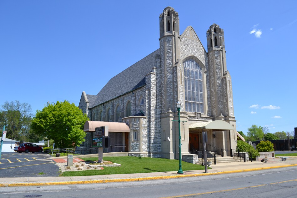 2620 College Ave, Alton, IL for sale Building Photo- Image 1 of 1