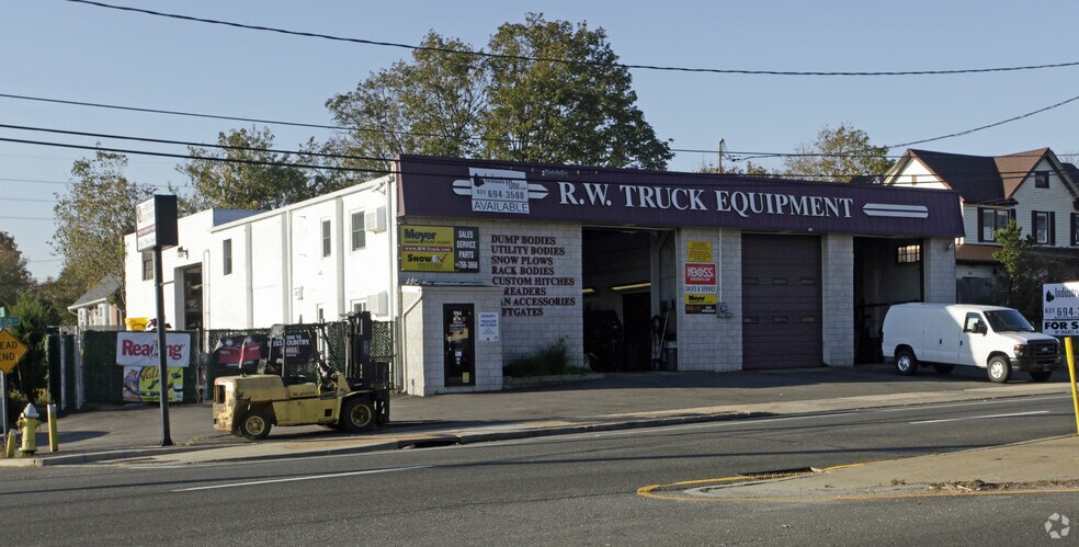994 Fulton St, Farmingdale, NY for sale - Primary Photo - Image 1 of 1