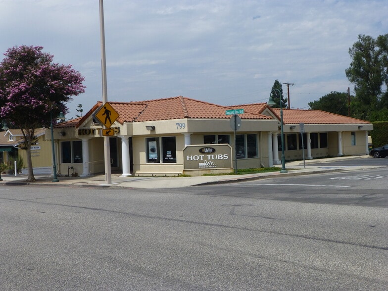 799 E Thousand Oaks Blvd, Thousand Oaks, CA for lease - Building Photo - Image 1 of 4