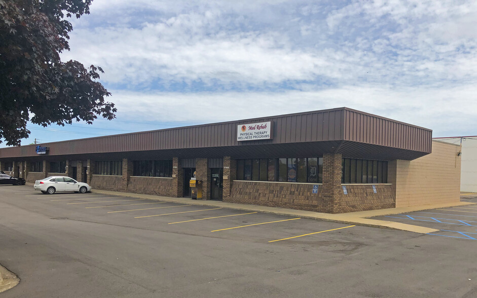 37453-37463 Schoolcraft Rd, Livonia, MI for lease - Building Photo - Image 1 of 6