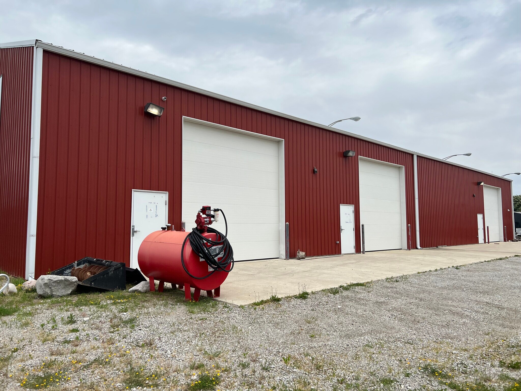 8031 Clinton, Ft Wayne, IN for sale Primary Photo- Image 1 of 1