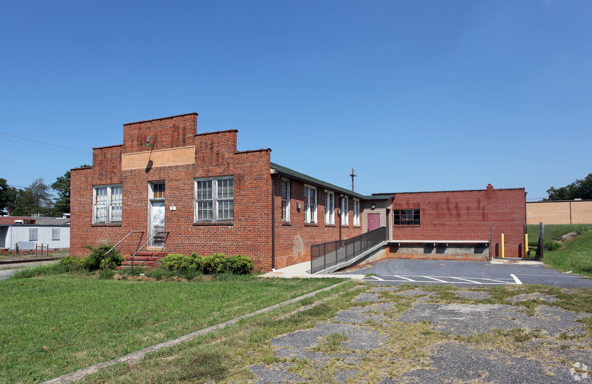 7 14th St SW, Hickory, NC for sale Primary Photo- Image 1 of 1