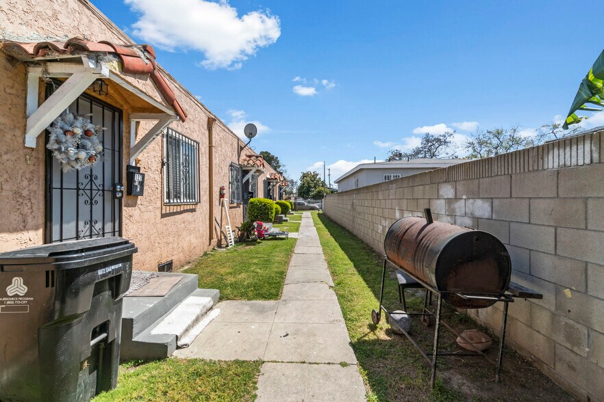 125 E 104th St, Los Angeles, CA for sale - Building Photo - Image 3 of 9