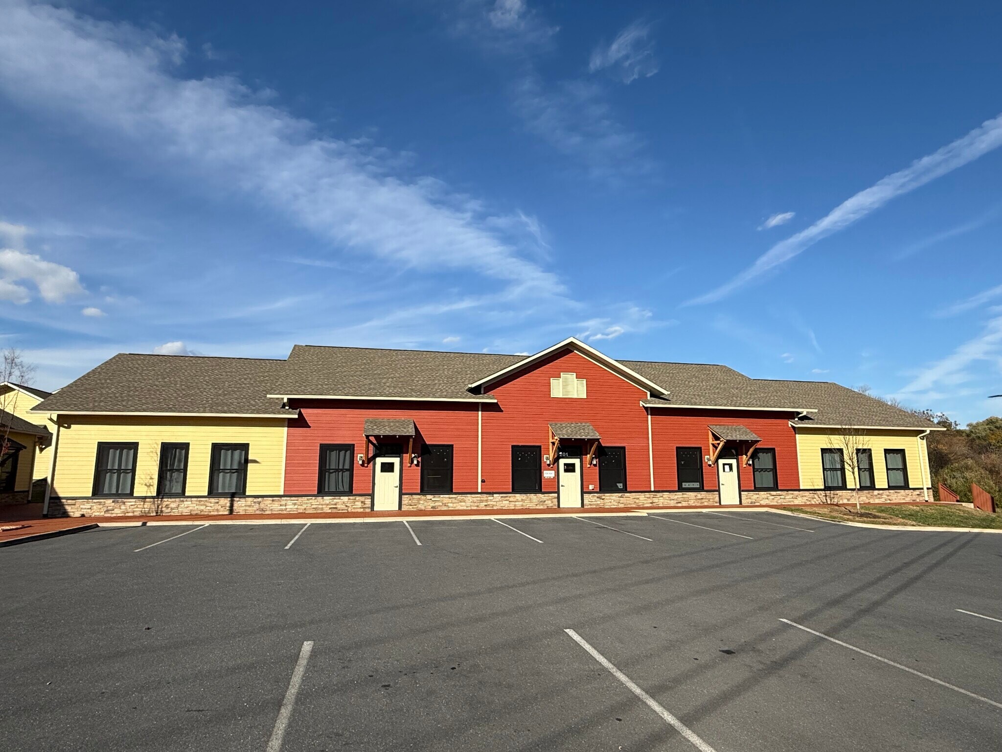 520 Lew Dewitt Blvd, Waynesboro, VA for lease Building Photo- Image 1 of 15