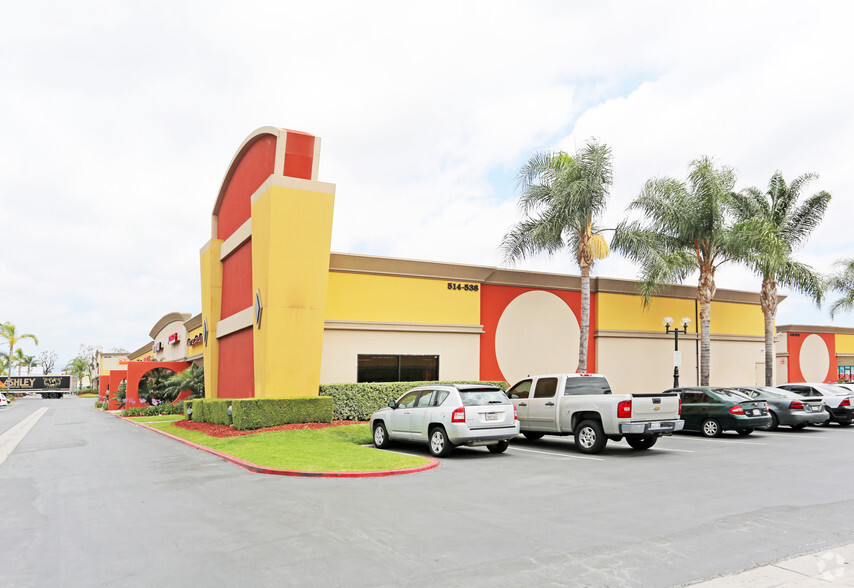 428-450 W Katella Ave, Orange, CA for lease - Building Photo - Image 3 of 3