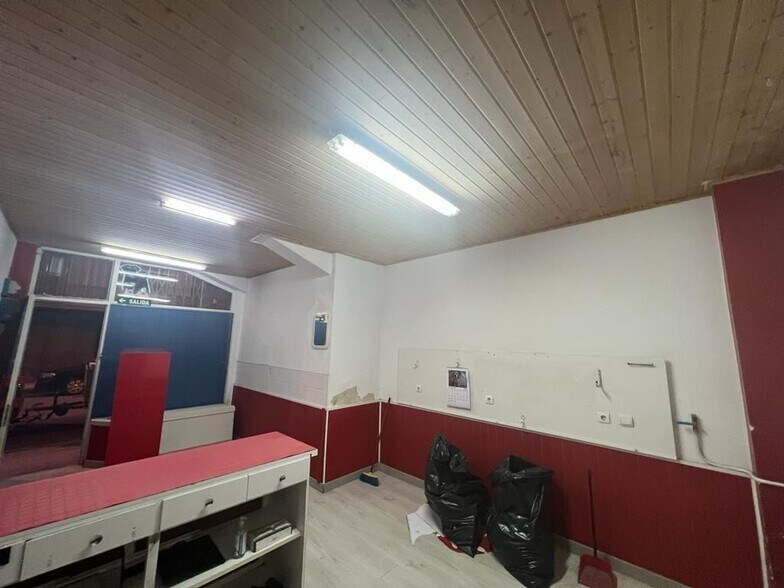 Retail in Ponferrada, León for lease - Building Photo - Image 3 of 5