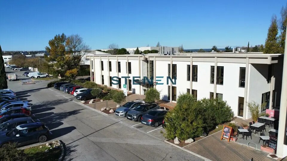 Office in Aix-en-Provence for lease Building Photo- Image 1 of 8