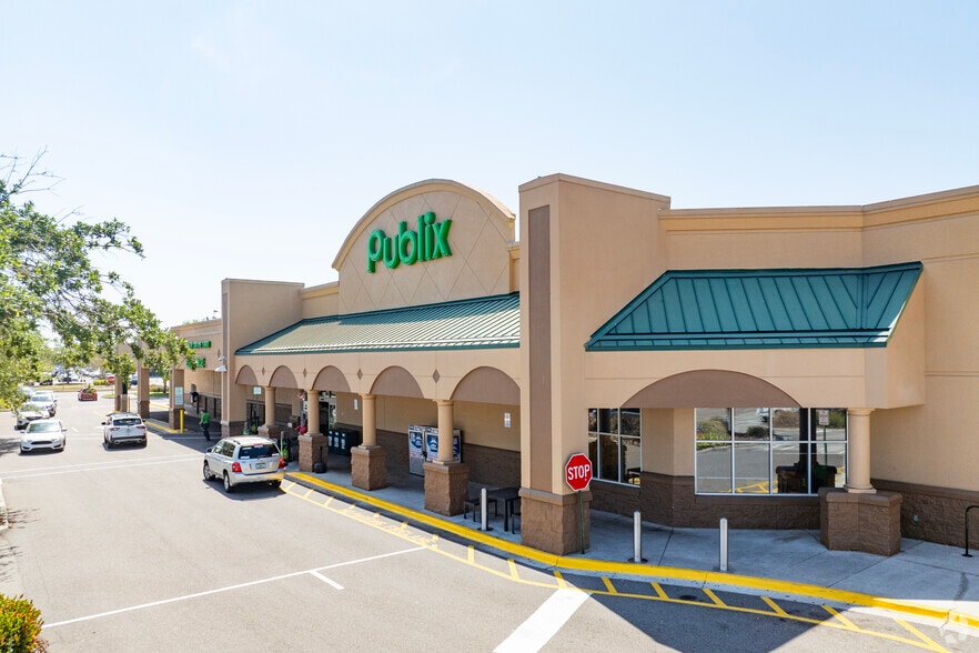 11201-11255 Causeway Blvd, Brandon, FL for sale - Primary Photo - Image 1 of 1