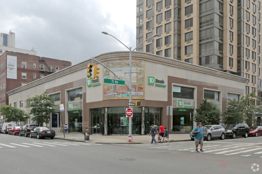 10730 71st Rd, Forest Hills, NY for lease - Building Photo - Image 1 of 3