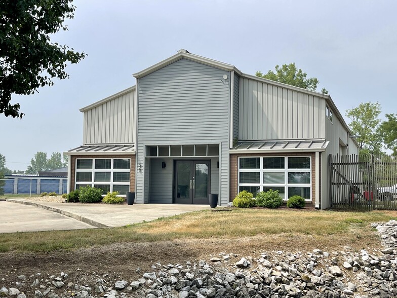 920 Repp Ct, Columbus, IN for sale - Building Photo - Image 1 of 1
